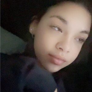 Meet your Posher, Dee